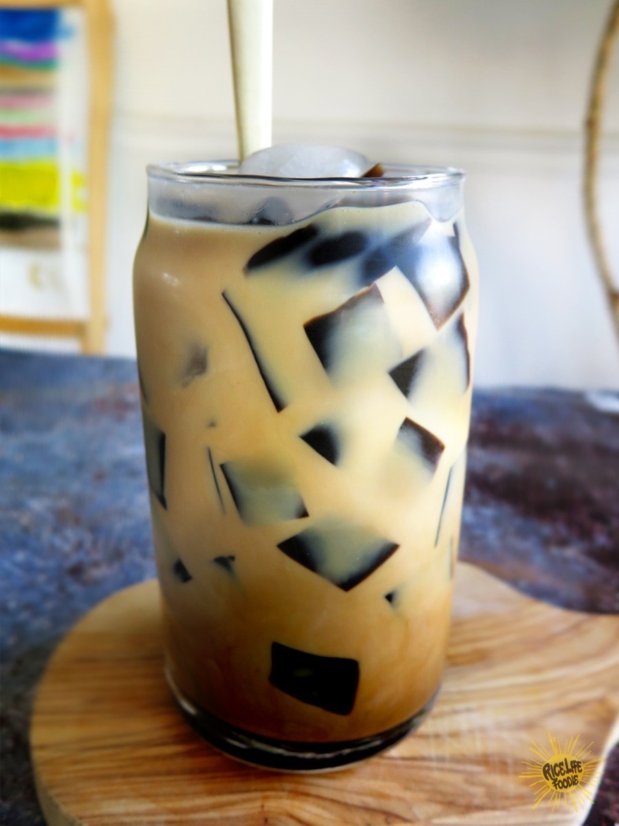 5 Min Grass Jelly Iced Brown Sugar Coffee SO YUM!