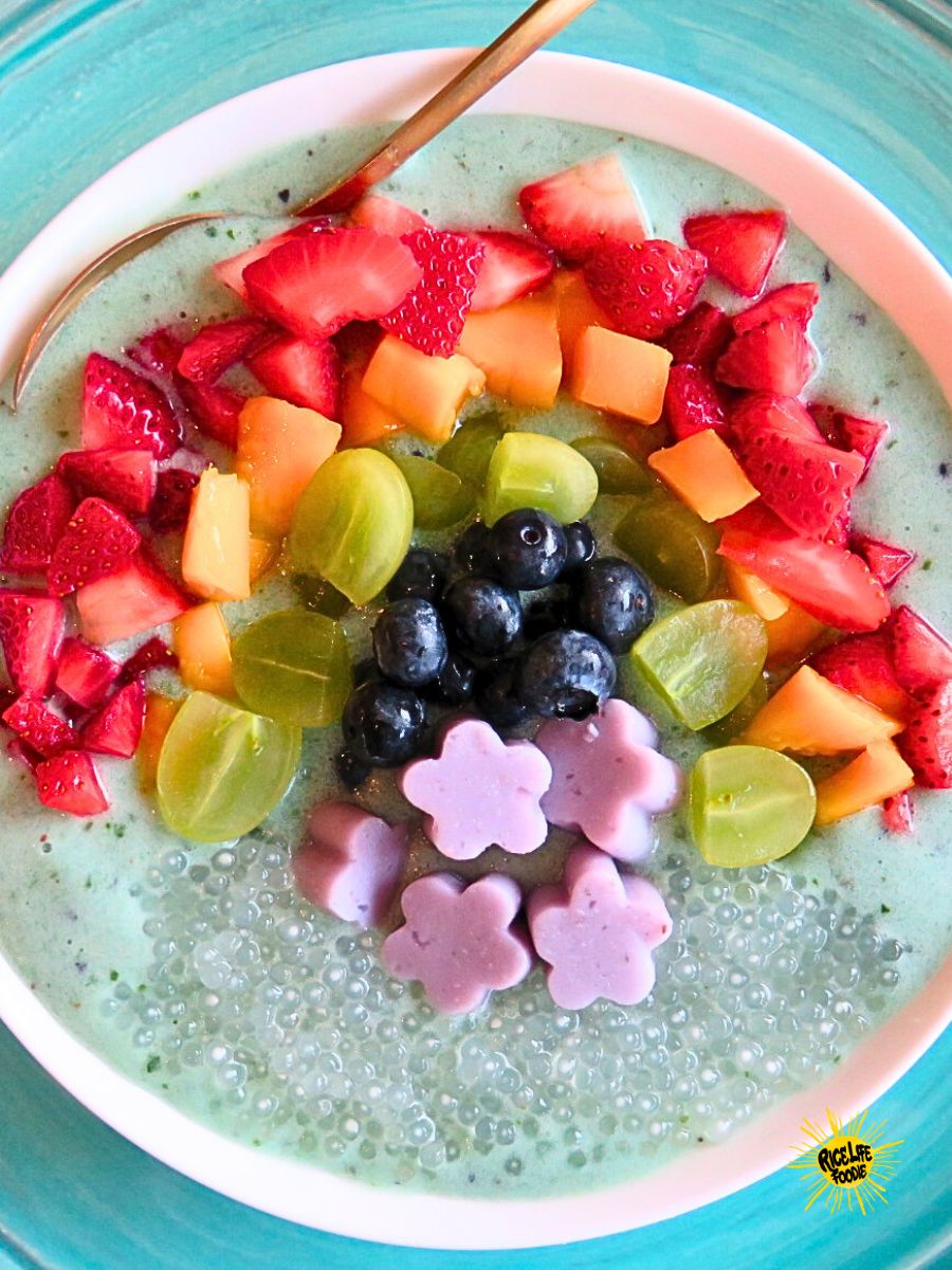 Vegan Blue Smoothie RAINBOW Bowl (The Smoothie is 2 Ingredients ONLY!)