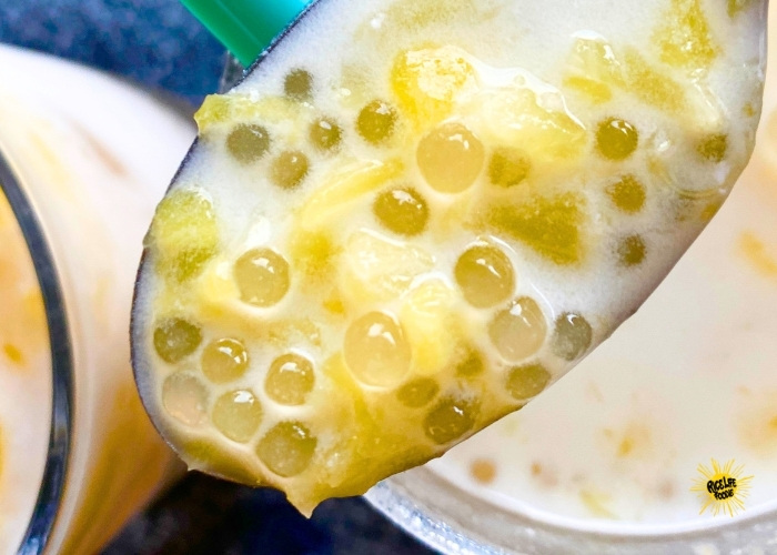 Tapioca Pearl Coconut Pineapple Drink: A Cloud of Tropical Bliss!