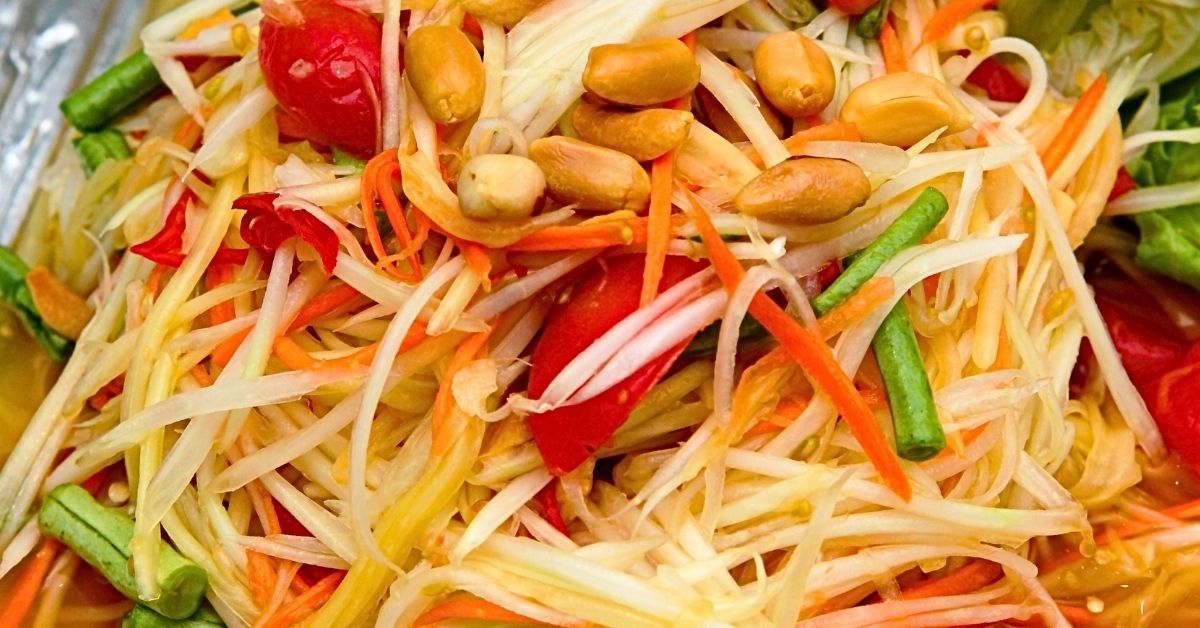 Thai Green Papaya Salad (Som Tam ส้มตำ )